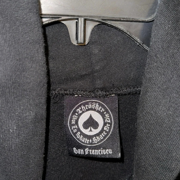 THRASHER Magazine Mag Black Drawstring Rainbow Hoodie Long Sleeve Sweatshirt MED - Picture 8 of 9